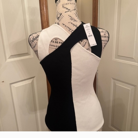 NWT WHBM CUTOUT SWEATER - Picture 6 of 6